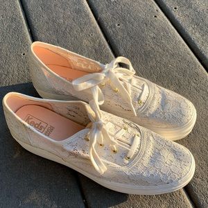 Like new, white lace platform Keds